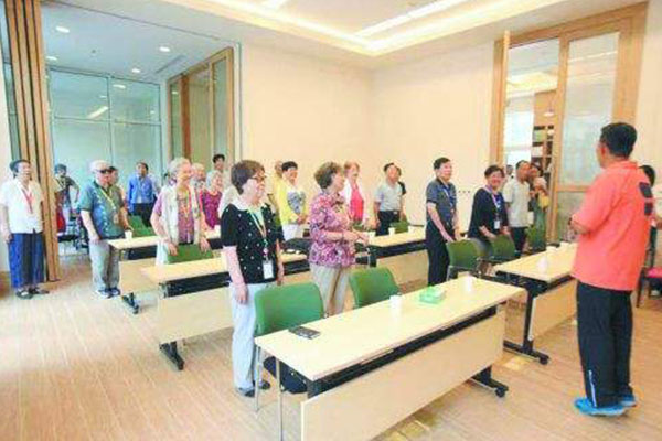 ����һ�w�C�Ɍ��F(xi��n)��(sh��)��(j��)����